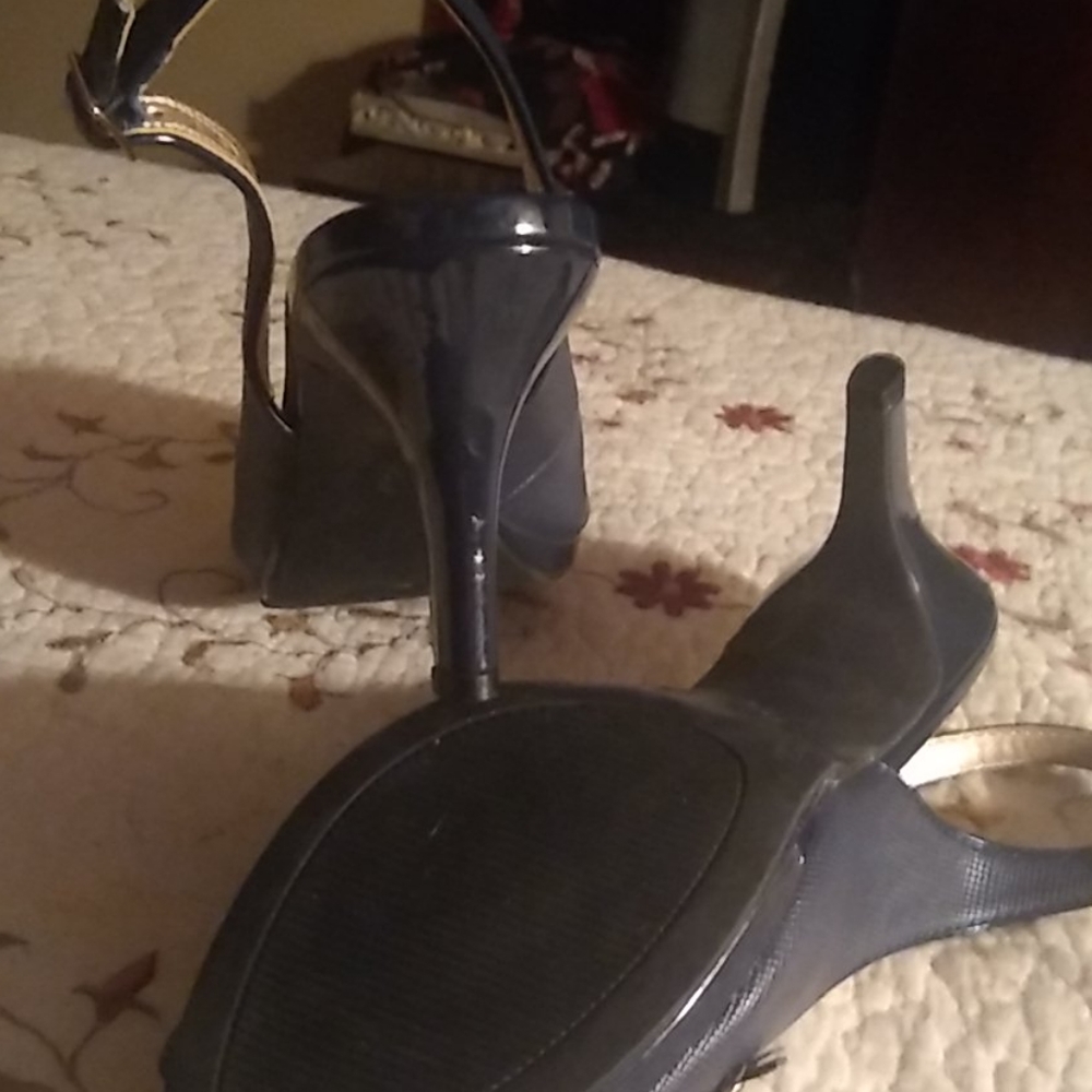 Karen Scott Navy Heels with Floral Accents - Picture 4 of 5